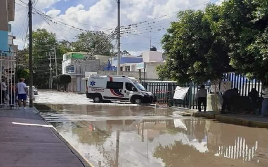 Evacuan IMSS de Ixmiquilpan por desbordamiento