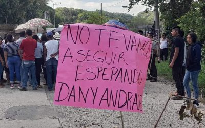 Por intentar retener a funcionarios del ayuntamiento, pobladores de Huejutla son detenidos