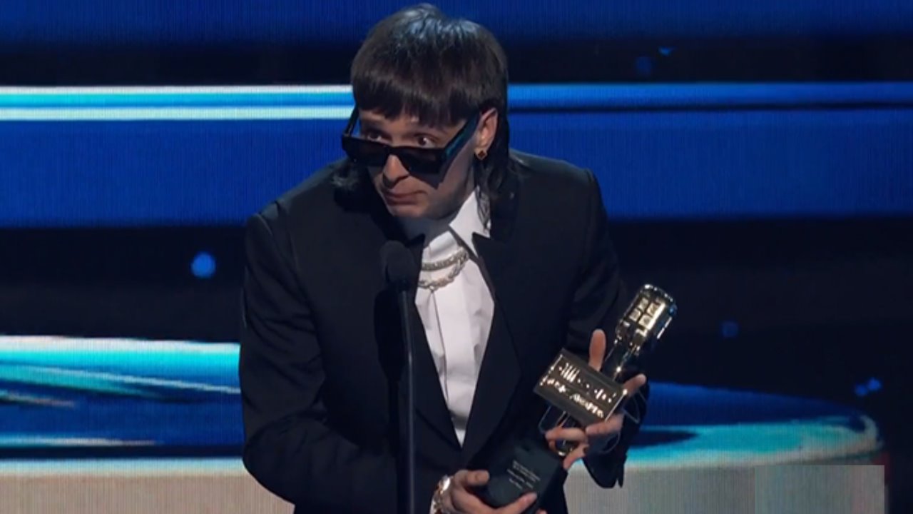 PESO PLUMA BILLBOARD