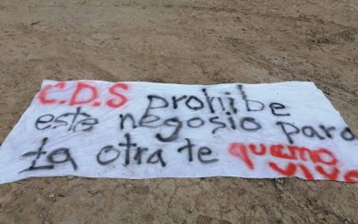 Sujetos armados ingresan a rancho Tecozautla y queman gallos de pelea