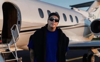 Fans de Eduin Caz aseguran que al cantante se le ve triste lejos de su esposa e hijos