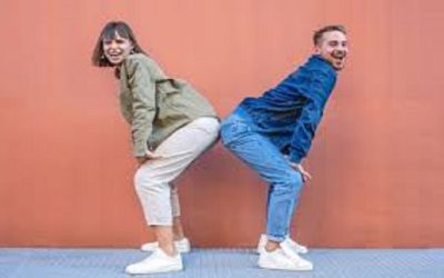 No le gusto ver a su mama «perrear» con un hombre durante una fiesta. VIDEO.