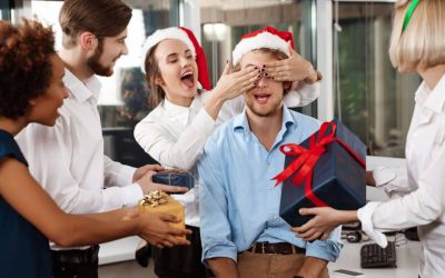 En el intercambió de regalo el participante mas difícil es »el jefe» , esto fue lo que hizo una empleada. VIDEO