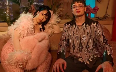 Peso  Pluma ha salido de sus zona de confort y demuestra su talento y la capacidad que tiene para adaptarse a distintos géneros musicales.