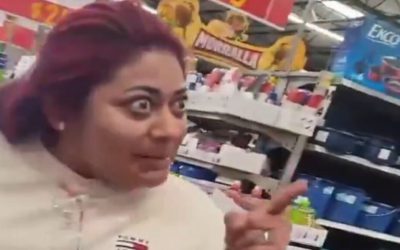 Nace LADY AURRERA: la acusan de robar artículos de la tienda y se quito la ropa para demostrar que no robo nada. VIDEO