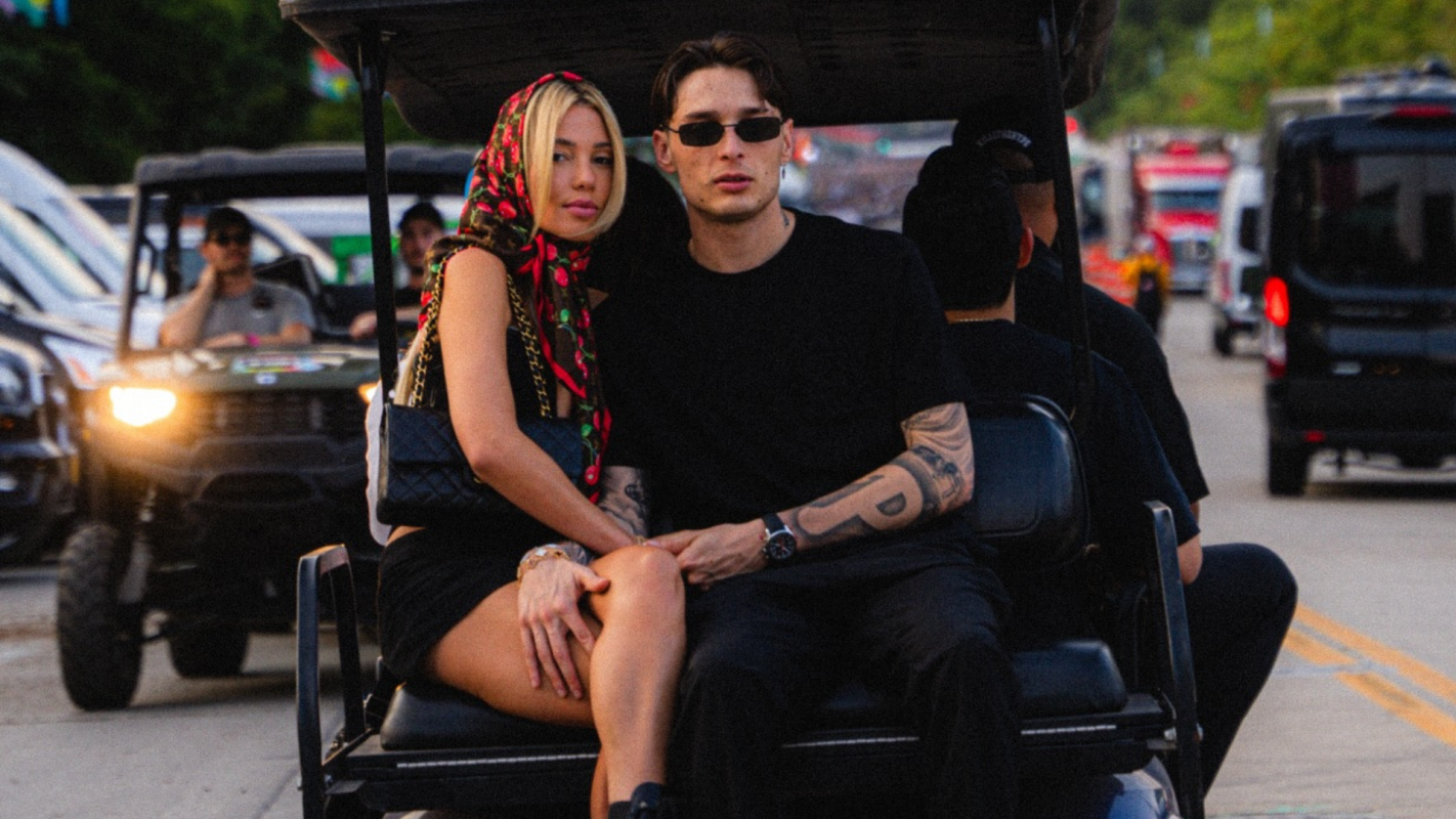 Peso-Pluma-presume-a-su-nueva-novia–1422×800 peso pluma nueva novia