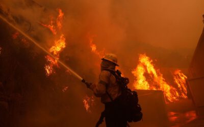 Bomberos mexicanos llegan a California para apoyar en combate a incendios