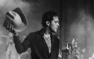 Christian Nodal experimenta con otros géneros en nuevo disco