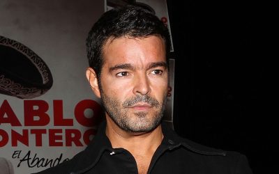 ¡Pablo Montero se le declara a Natalia Alcocer en La Granja VIP y sellan su amor con un beso!