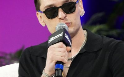 Peso Pluma podría ganar varios Billboard, pero su ausencia en el escenario llama la atención